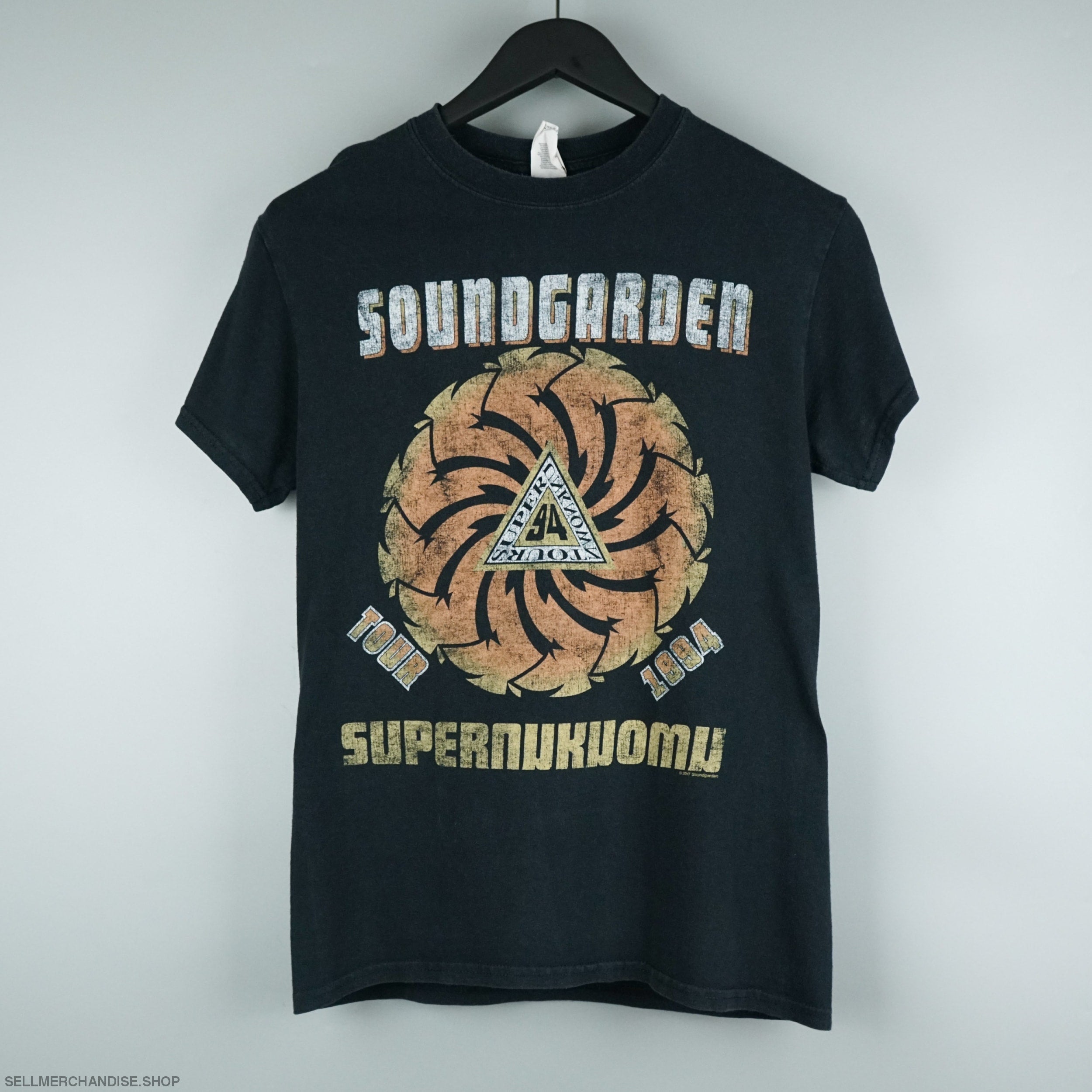 vintage 2017 Soundgarden t-shirt 1994 tour reprint | SellMerchandise