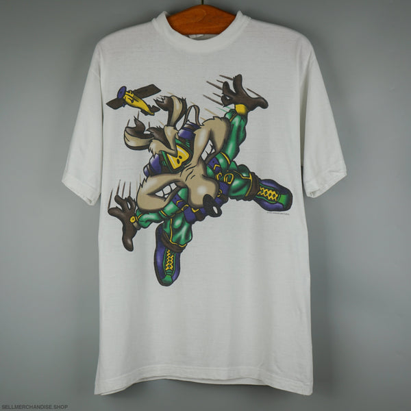 Vintage 1995 Willie Coyote Flying t-shirt