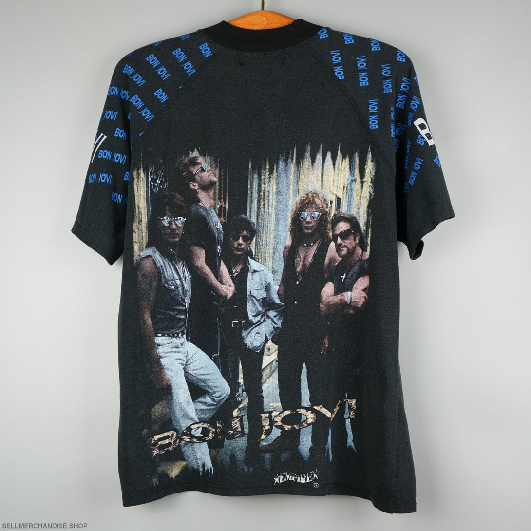 vintage - 1990s Bon Jovi with wreath t-shirt All Over Print