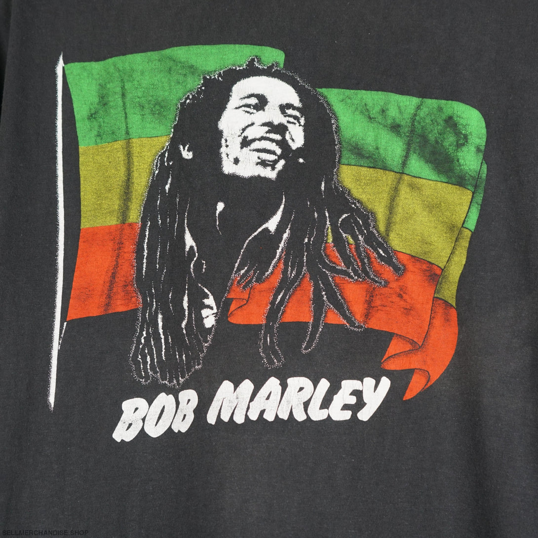 Vintage 1990s Bob Marley t-shirt with Flag