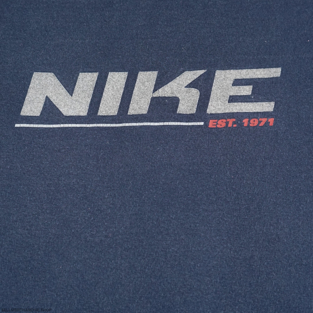 Vintage 1990s Nike T-shirt Center Logo